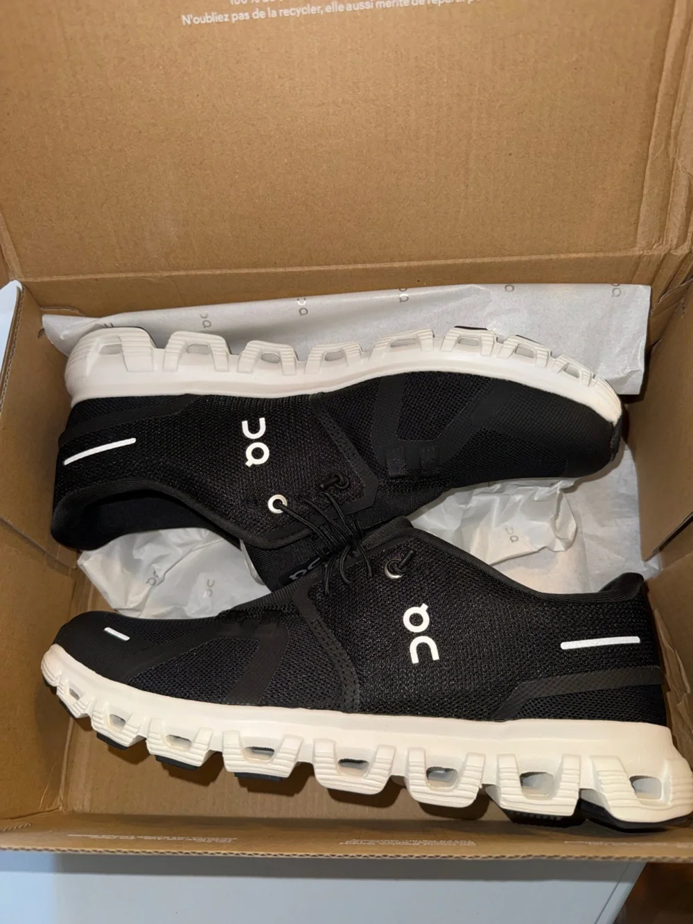 On Cloud 6 Running Men's Black White Athletic Running Shoes 8.5M NIB 10070299